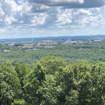 Lindwedel Winery - Wine Tasting Room Near Me - Branson, Missouri