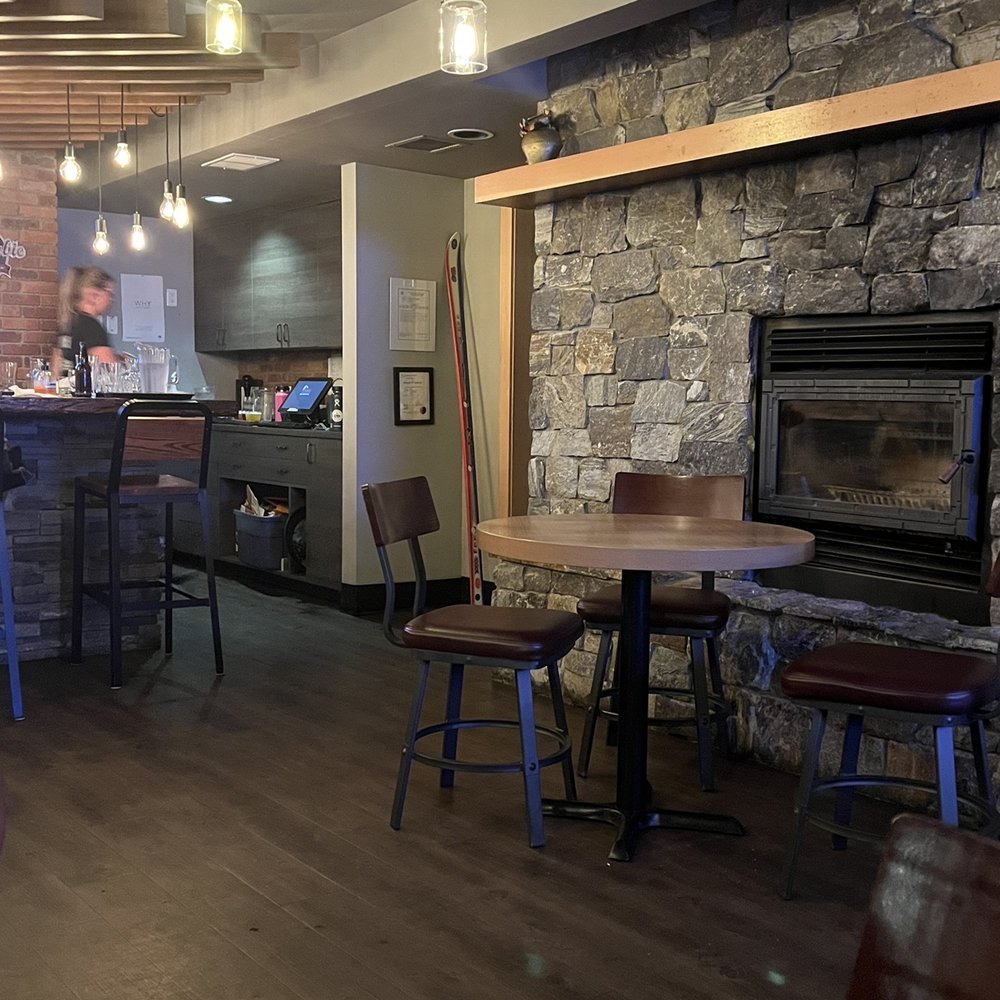 The Lodge at Arrow Lakes - Hotels Near Me - Nakusp, British Columbia The Lodge at Arrow Lakes - Hotels Near Me - Nakusp, British Columbia
