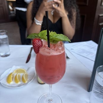 Annabelle Brasserie - Love bird - French Near Me - Houston, Texas Annabelle Brasserie - Love bird - French Near Me - Houston, Texas