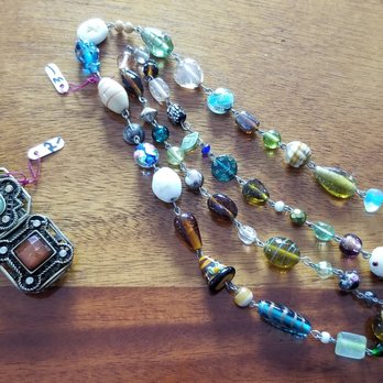 Lord & Tailor - Necklace $3 and Bracelet $2 - Thrift Stores Near Me - Wolfeboro, New Hampshire Lord & Tailor - Necklace $3 and Bracelet $2 - Thrift Stores Near Me - Wolfeboro, New Hampshire