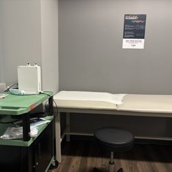 Endocrinology Associates - Exam room/