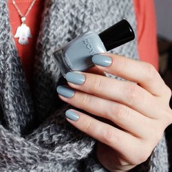 LaZe Day Spa - Zoya makes the world's longest wearing non-toxic natural nail polish and nail care treatments.