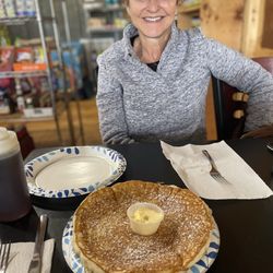 Van Zandt's Grill & Grocery - Giant pancake and War Damn Eagle!!!