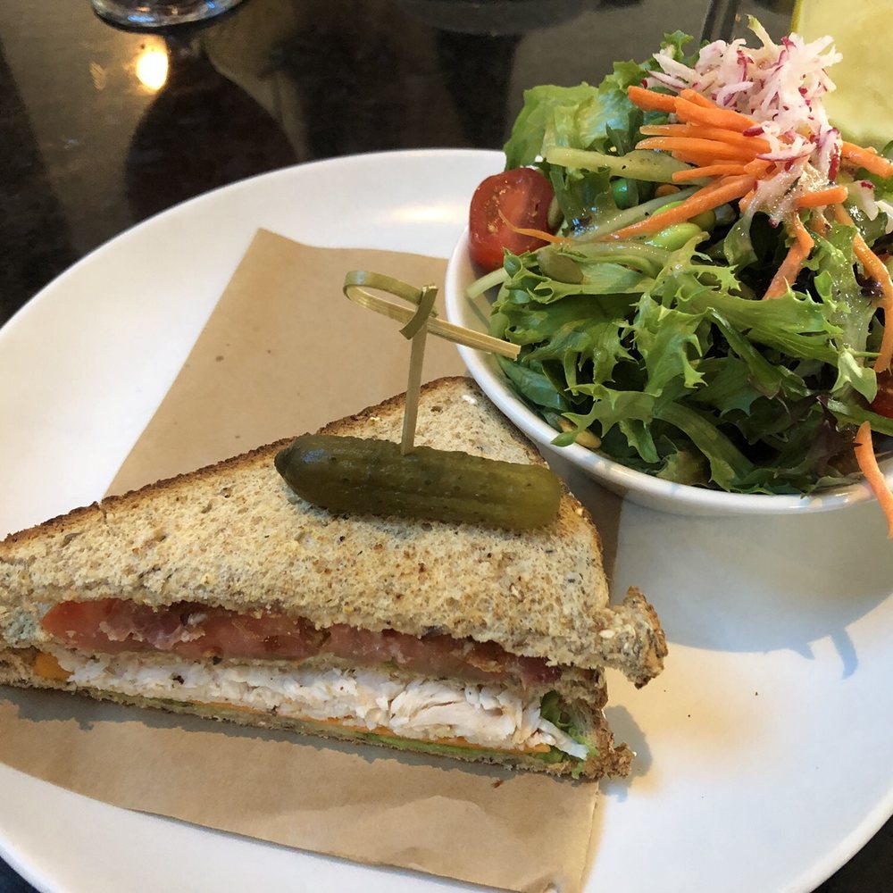Moxies Dixon Road Restaurant - Canadian (New) Near Me - Etobicoke, Ontario