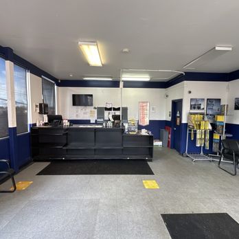 Pep Boys - Lobby - Tires Near Me - Seattle, Washington
