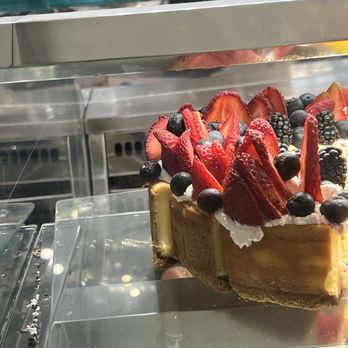 illy Caffe - Strawberry cheesecake - Gelato Near Me - East Rutherford, New Jersey
