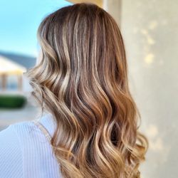 True Hue Salon