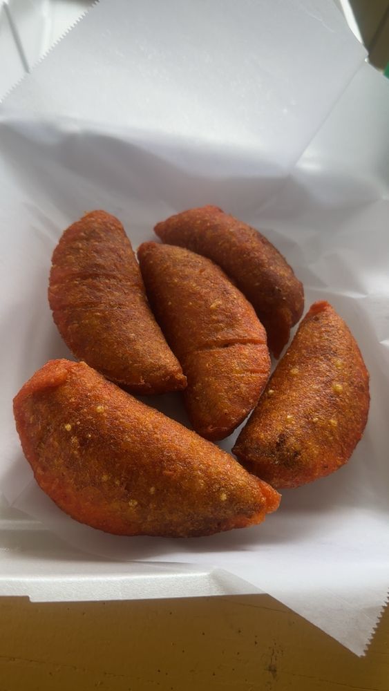 La Empanada Y Más