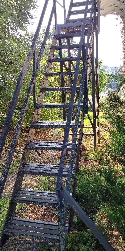 Slide of L&M Handyman Services