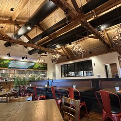 Burg’r & Barrel - Inside.