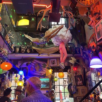 Venice Cafe - Inside the bar - Pubs Near Me - Saint Louis, Missouri