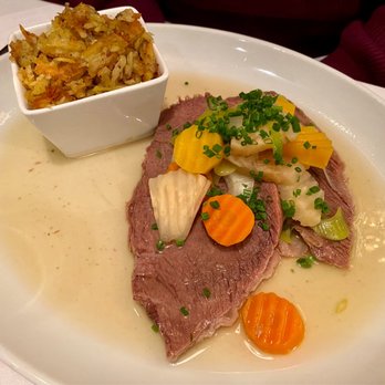 Restaurant Wiener Wirtschaft - Tafelspitz - Viennese Boiled Beef with roasted potatoes and root vegetables - Gastropubs Near Me - Vienna, 9 Restaurant Wiener Wirtschaft - Tafelspitz - Viennese Boiled Beef with roasted potatoes and root vegetables - Gastropubs Near Me - Vienna, 9