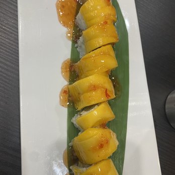 Yoshi Sushi - Mango Crunch Roll - vegetarian - Japanese Near Me - Milpitas, California Yoshi Sushi - Mango Crunch Roll - vegetarian - Japanese Near Me - Milpitas, California