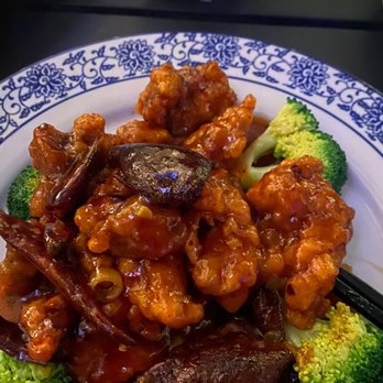 District Kitchen - Chicken W. Broccoli - Chinese Near Me - Malden, Massachusetts District Kitchen - Chicken W. Broccoli - Chinese Near Me - Malden, Massachusetts