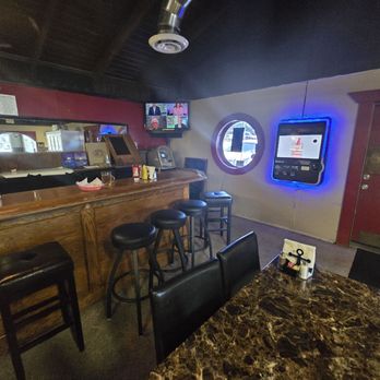 El Capitan Restaurante - Entrance,  Touchtunes Jukebox, ATM in the corner - Mexican Near Me - Isleton, California