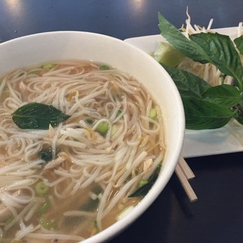 Pho House - Medium sized Chicken Rice Noodle Soup - very generous serving. Bean sprouts and Basil were very fresh. - Vietnamese Near Me - Etobicoke, Ontario