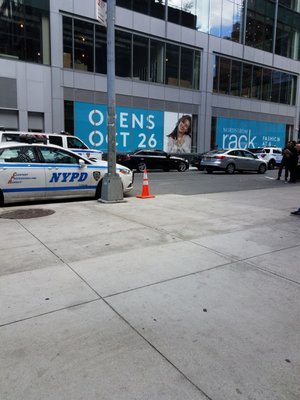 Big Screen Plaza by null