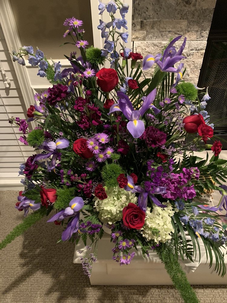 KAMP’S FLOWERS & GREENHOUSE Updated August 2024 10 Photos & 22