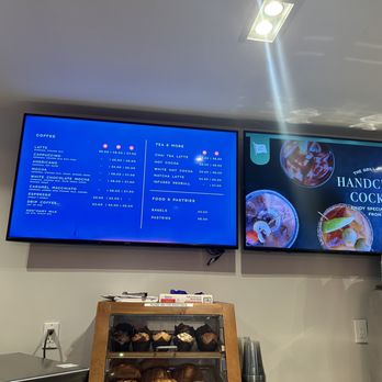Lakehouse Resort - Coffee shop menu - Hotels Near Me - San Marcos, California