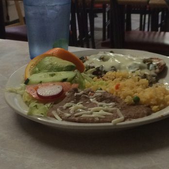 El Molcajete - Pollo Poblano. Tony liked it, so it must be good. Nothing left on the plate but lettuce. - Mexican Near Me - Louisville, Kentucky El Molcajete - Pollo Poblano. Tony liked it, so it must be good. Nothing left on the plate but lettuce. - Mexican Near Me - Louisville, Kentucky
