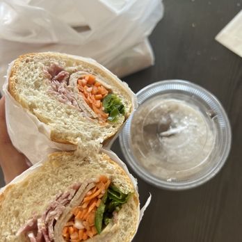 Banh Mi Che Cali - Vietnamese Near Me - Fullerton, California