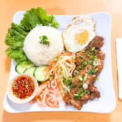 Pho79 - Grilled Chicken lemongrass and egg