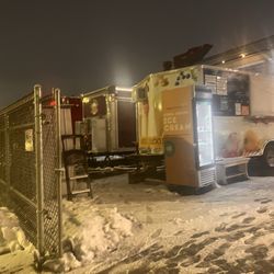 Delicious Crepes & Waffles - Food truck area