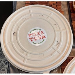 Recycled round to go Pizza Tova box!