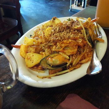 Sala Thai - Pad Thai - Thai Near Me - Richmond, California