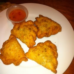 Khun Pui - Curry Puffs