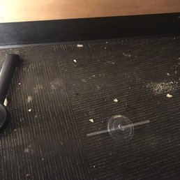 The place has not been cleaned. Dirty carpets and tables. The place has not been cleaned. Dirty carpets and tables.