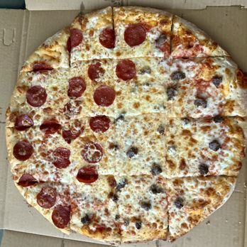 Mario's Italian Grill - Half pepperoni, half sausage, thin crust pizza - Italian Near Me - Milwaukee, Wisconsin Mario's Italian Grill - Half pepperoni, half sausage, thin crust pizza - Italian Near Me - Milwaukee, Wisconsin