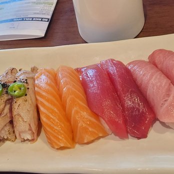EAT'S SUSHI - Bay scallop, peppered albacore. Salmon. Toro belly, bluefin tuna. - Sushi Bars Near Me - Costa Mesa, California
