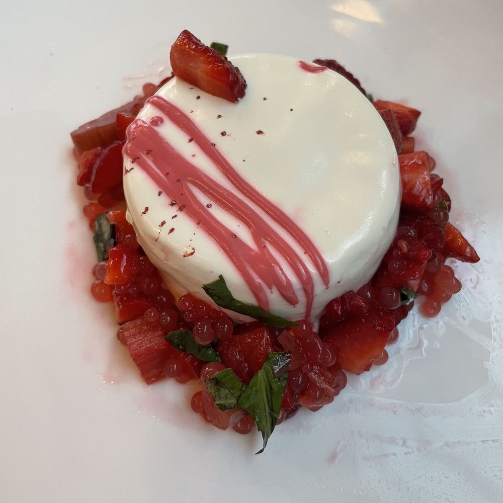 Le Serpent - Strawberry - Italian Near Me - Montreal, Quebec Le Serpent - Strawberry - Italian Near Me - Montreal, Quebec