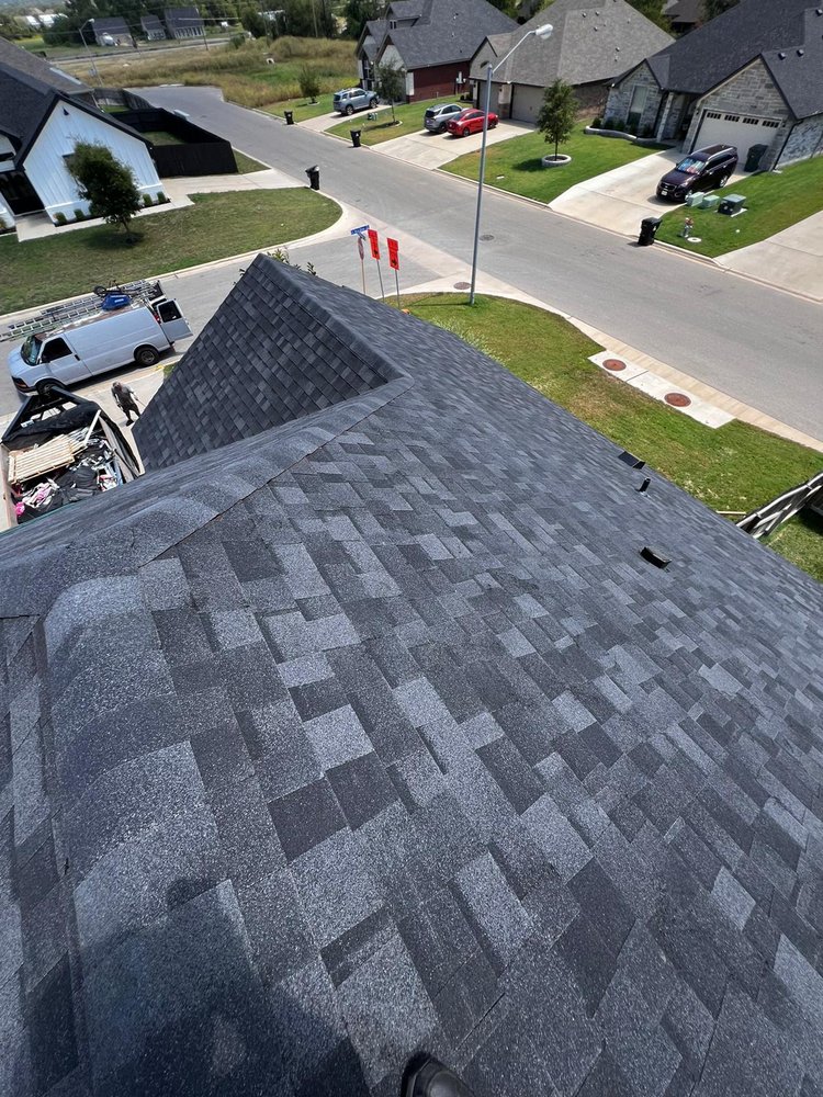 Slide of Los Speedy Rooferos