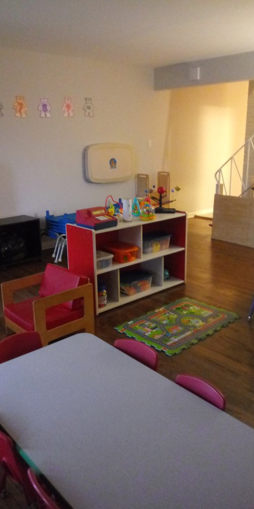 Neek-A-Boo's Playhouse - childcare center in Chicago, IL