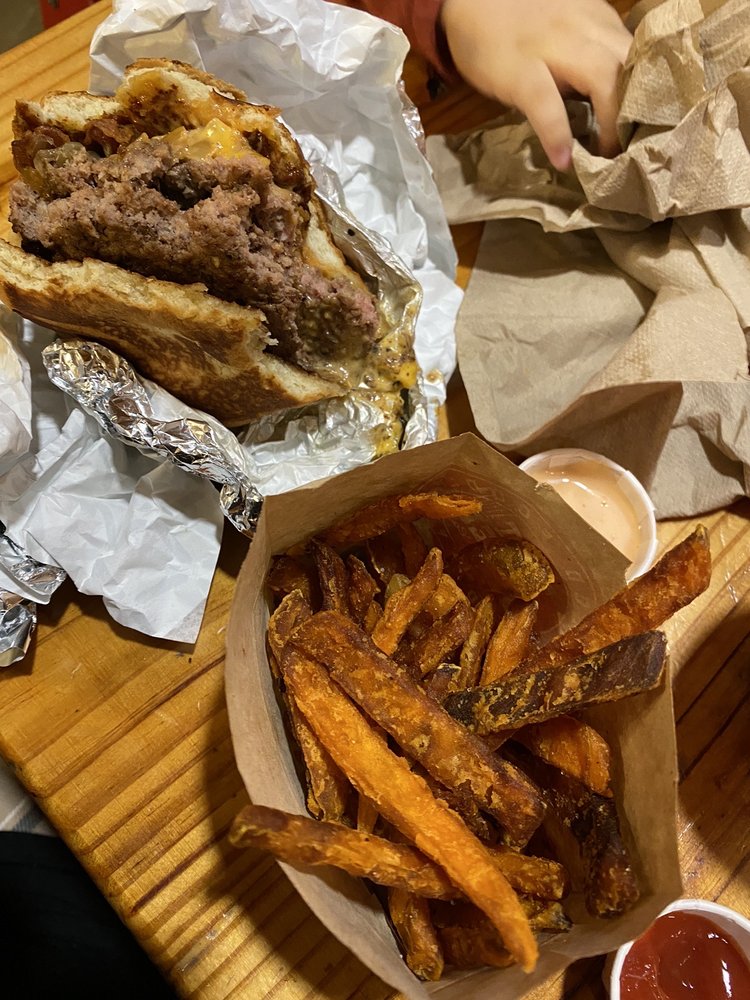 Hat Creek Burger Company