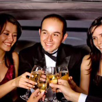 Walls Luxury Transportation - Group in Limousine - Airport Shuttles Near Me - Monte Sereno, California Walls Luxury Transportation - Group in Limousine - Airport Shuttles Near Me - Monte Sereno, California