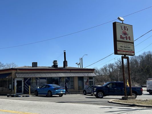 LC's Bar-B-Q by null