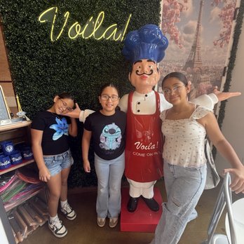 Voila Cafe - This place is so charming and in a great location. They also validate garage parking up to 90 minutes! - French Near Me - San Antonio, Texas Voila Cafe - This place is so charming and in a great location. They also validate garage parking up to 90 minutes! - French Near Me - San Antonio, Texas
