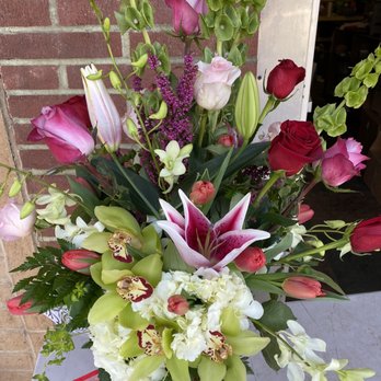 Creative Flowers - Beautifully detailed - Florists Near Me - Visalia, California
