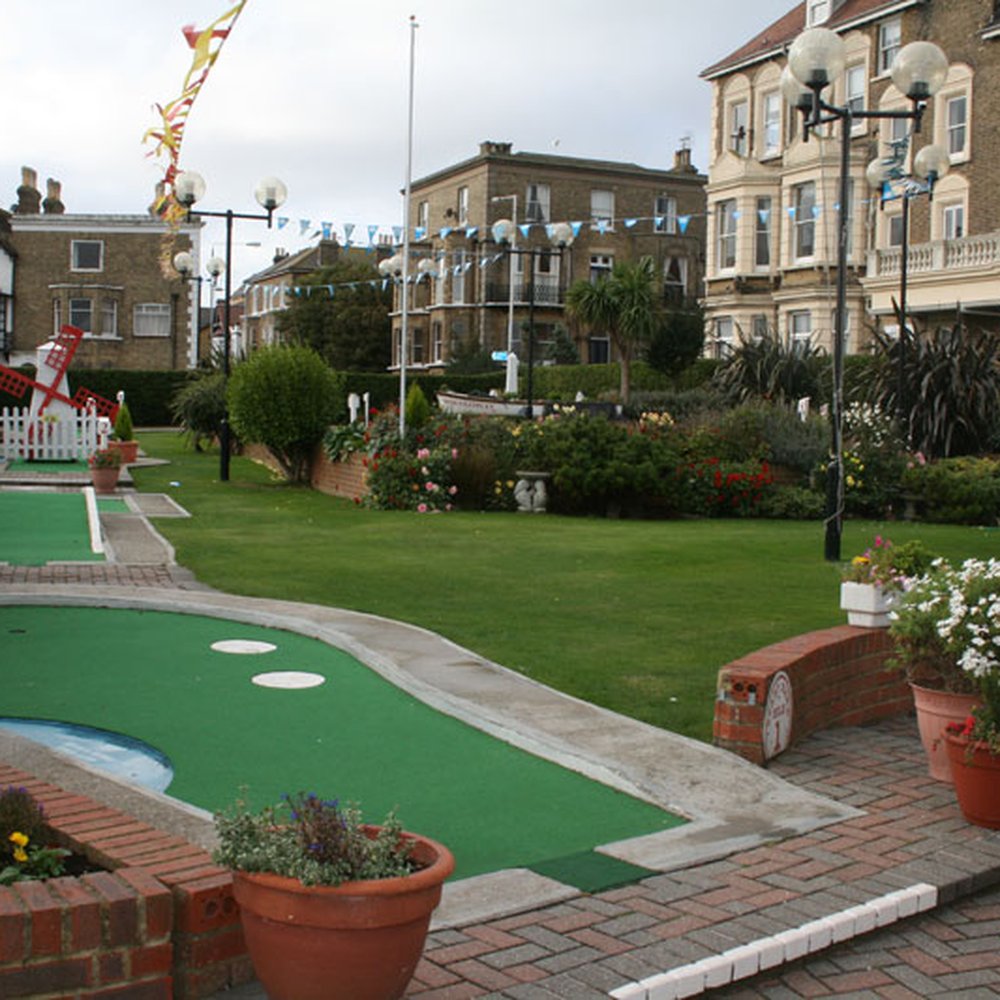 THE BEST 10 Mini Golf in DARTFORD, KENT, UNITED KINGDOM - Swingers Crazy  Golf, Jurassic Encounter, Junkyard Golf Club - Yelp