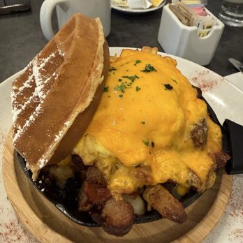 Franklin & Phoebe Brunchery - Hungry Farmer Scramble Skillet - Breakfast & Brunch Near Me - Franklin Square, New York Franklin & Phoebe Brunchery - Hungry Farmer Scramble Skillet - Breakfast & Brunch Near Me - Franklin Square, New York