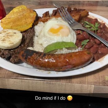 Colombian's Taste - Bandejas Columbians Taste with carne asada - Colombian Near Me - Itasca, Illinois