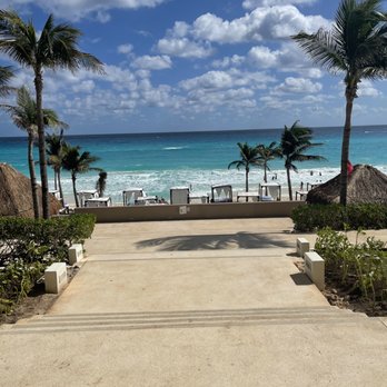 Paradisus - Rear view to beach - Hotels Near Me - Cancún, ROO