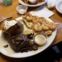 Filet* 6oz & Grilled Shrimp Filet* 6oz & Grilled Shrimp