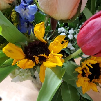 Amour Florist - HORRIBLE - Florists Near Me - Belford, New Jersey Amour Florist - HORRIBLE - Florists Near Me - Belford, New Jersey