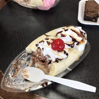 Aztlan Itza Neveria & Paleteria - Banana split - Ice Cream & Frozen Yogurt Near Me - Denver, Colorado
