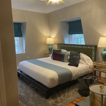 Gilded - Lark suite bedroom - Hotels Near Me - Newport, Rhode Island Gilded - Lark suite bedroom - Hotels Near Me - Newport, Rhode Island
