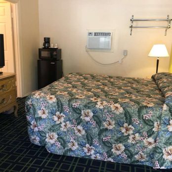 Lakeview Inn - Lakeview Inn Lucerne  bed - Hotels Near Me - Lucerne, California